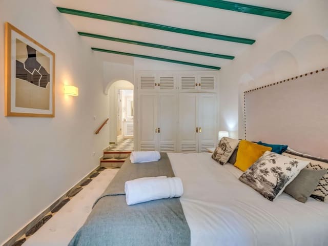 4 Zimmer Villa zu verkaufen in Nueva Andalucia, Marbella mit Pool Garage - 1.490.000 € (Ref: 9340798)