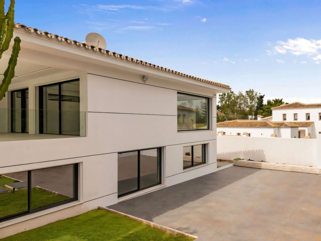 6 slaapkamer Villa te koop in San Pedro de Alcantara met zwembad garage - € 3.250.000 (Ref: 9346735)