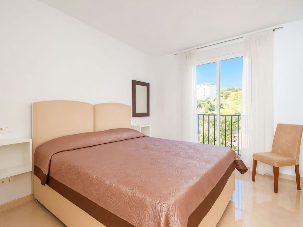 2 slaapkamer Appartement te koop in La Mairena met zwembad garage - € 385.000 (Ref: 9346736)