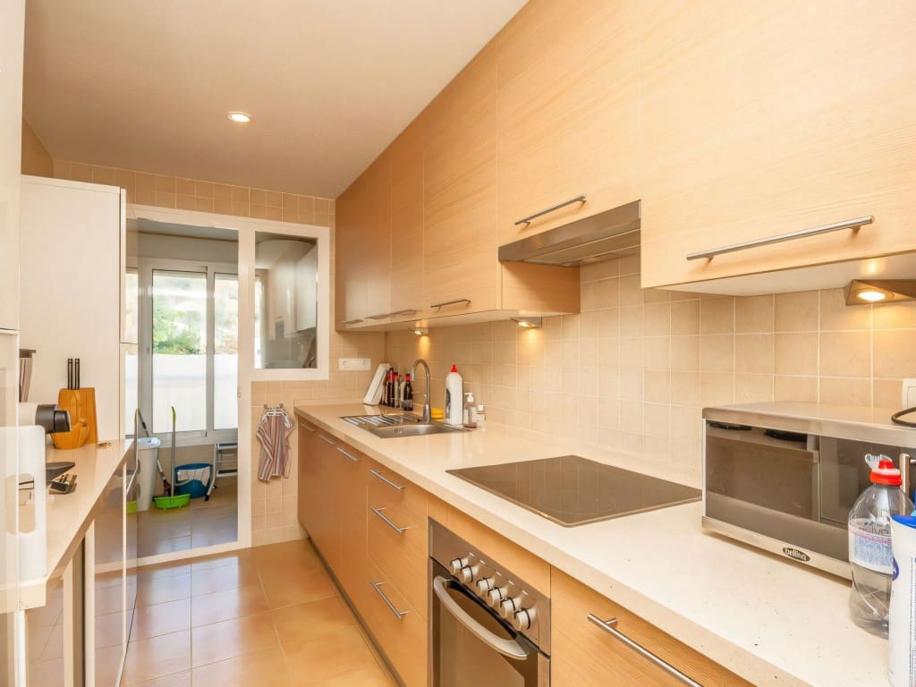 2 slaapkamer Appartement te koop in La Mairena met zwembad garage - € 385.000 (Ref: 9346736)