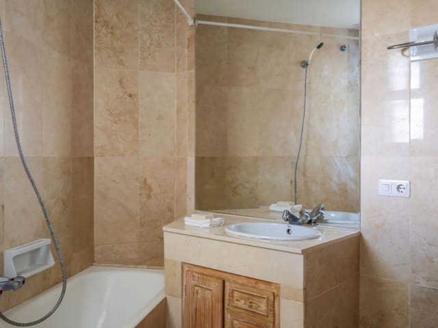 2 sypialnia Apartament na sprzedaż w San Pedro de Alcantara, Marbella z basenem - 695 000 € (Ref: 9346737)