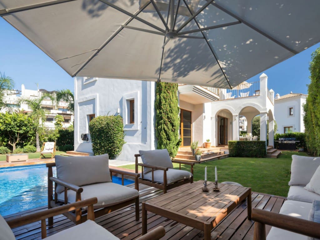 4 chambre Villa/Maison à vendre à Estepona avec piscine garage - 1 750 000 € (Ref: 9346738)