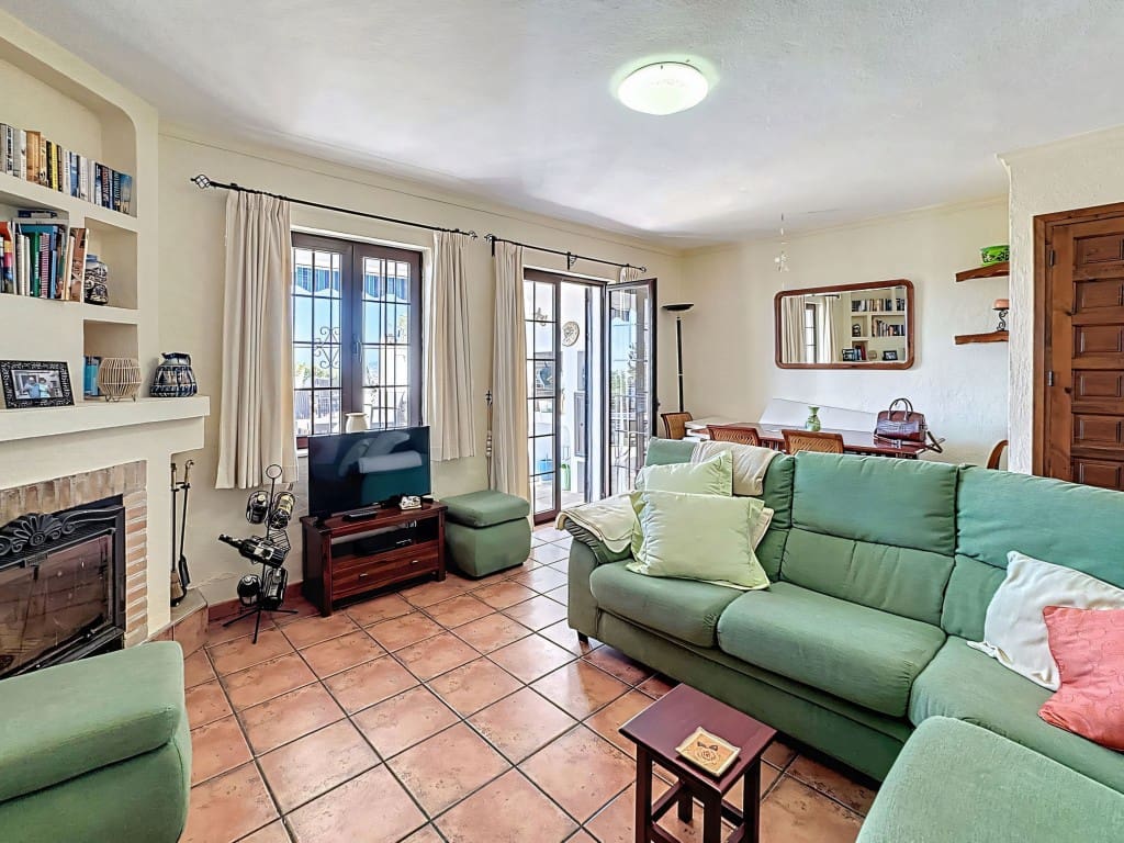 3 soveværelse Byhus til salg i Mijas med swimmingpool - € 475.000 (Ref: 9348941)