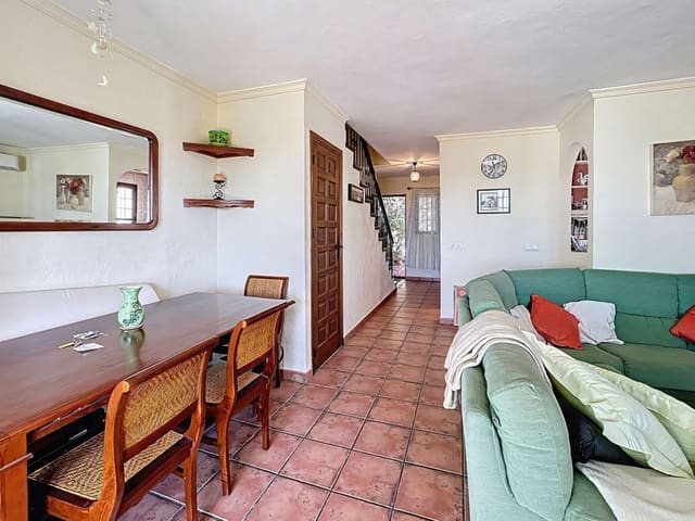 3 soveværelse Byhus til salg i Mijas med swimmingpool - € 475.000 (Ref: 9348941)