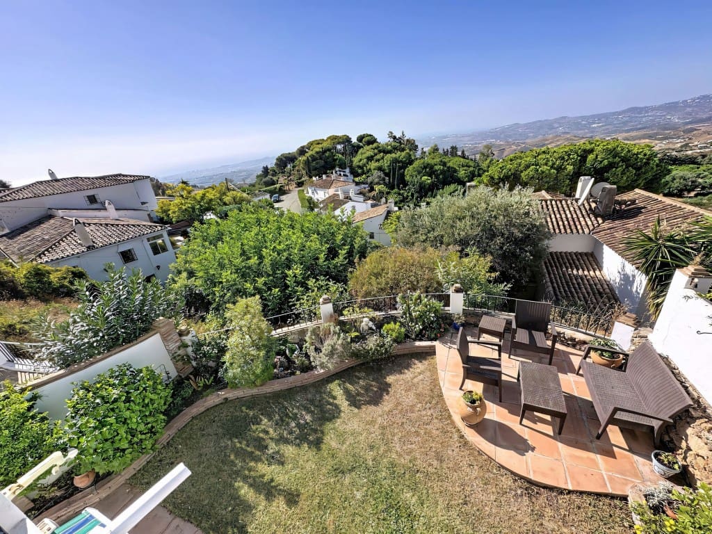 3 soveværelse Byhus til salg i Mijas med swimmingpool - € 475.000 (Ref: 9348941)