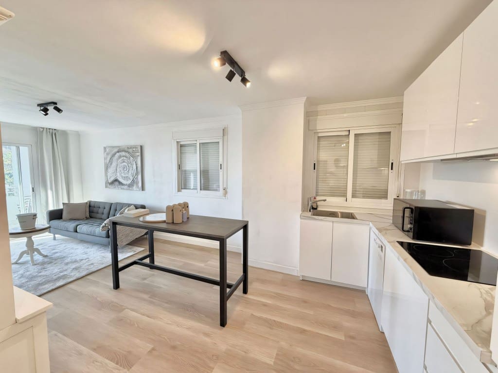 2 slaapkamer Appartement te koop in Fuengirola met zwembad - € 449.000 (Ref: 9348942)