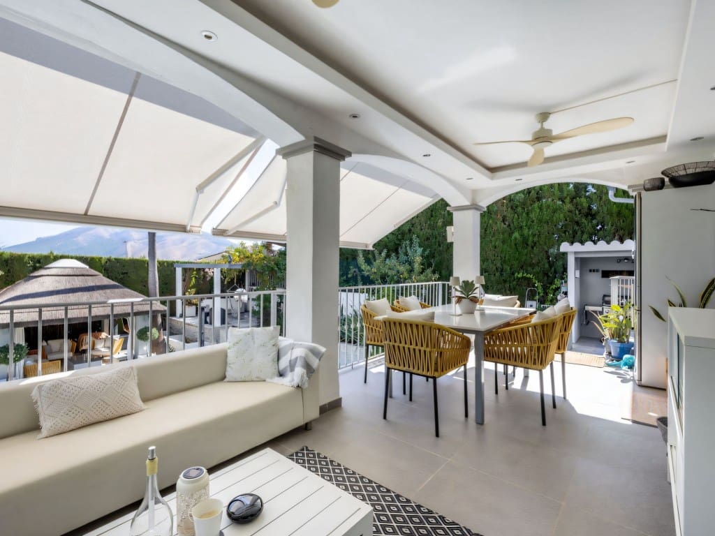 5 slaapkamer Villa te koop in Alhaurin el Grande met zwembad garage - € 995.000 (Ref: 9348943)