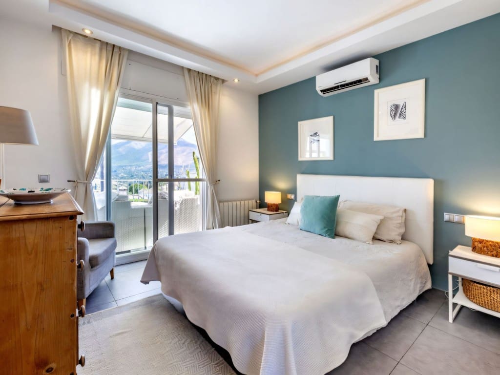 5 slaapkamer Villa te koop in Alhaurin el Grande met zwembad garage - € 995.000 (Ref: 9348943)