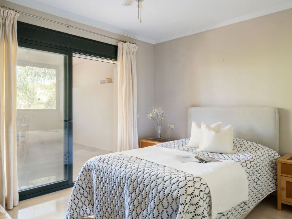 3 slaapkamer Appartement te koop in Nueva Andalucia met zwembad - € 680.000 (Ref: 9353115)