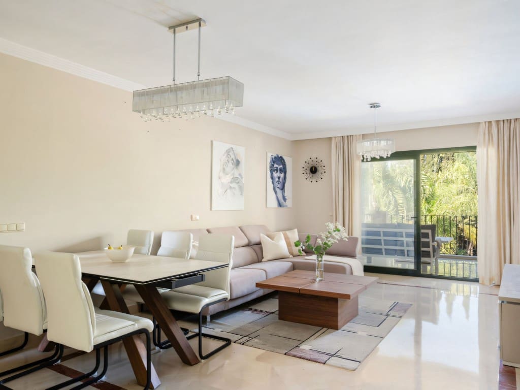 3 slaapkamer Appartement te koop in Nueva Andalucia met zwembad - € 680.000 (Ref: 9353115)