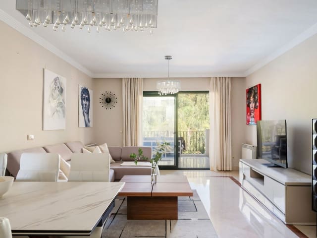 3 slaapkamer Appartement te koop in Nueva Andalucia, Marbella met zwembad - € 680.000 (Ref: 9353115)