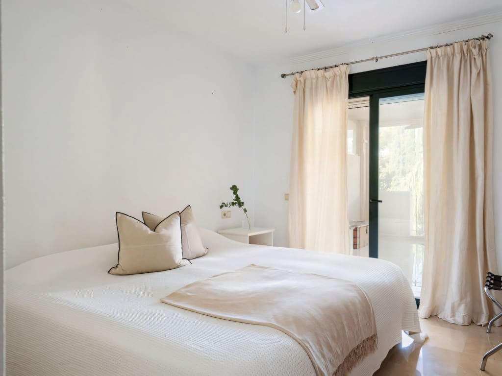 3 slaapkamer Appartement te koop in Nueva Andalucia met zwembad - € 680.000 (Ref: 9353115)