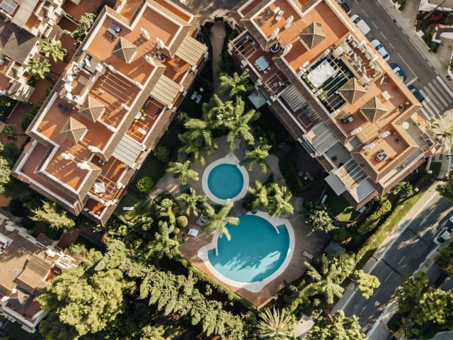 3 slaapkamer Appartement te koop in Nueva Andalucia, Marbella met zwembad - € 680.000 (Ref: 9353115)