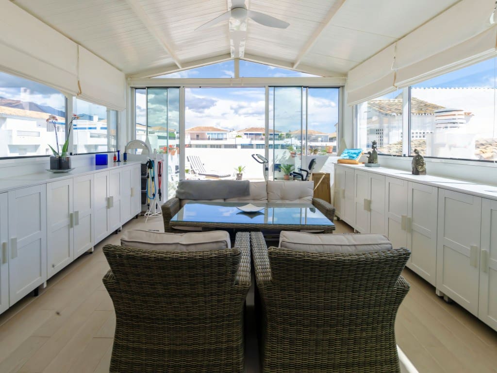 3 soverom Penthouse til salgs i Puerto Banus med svømmebasseng - € 1 197 000 (Ref: 9355450)