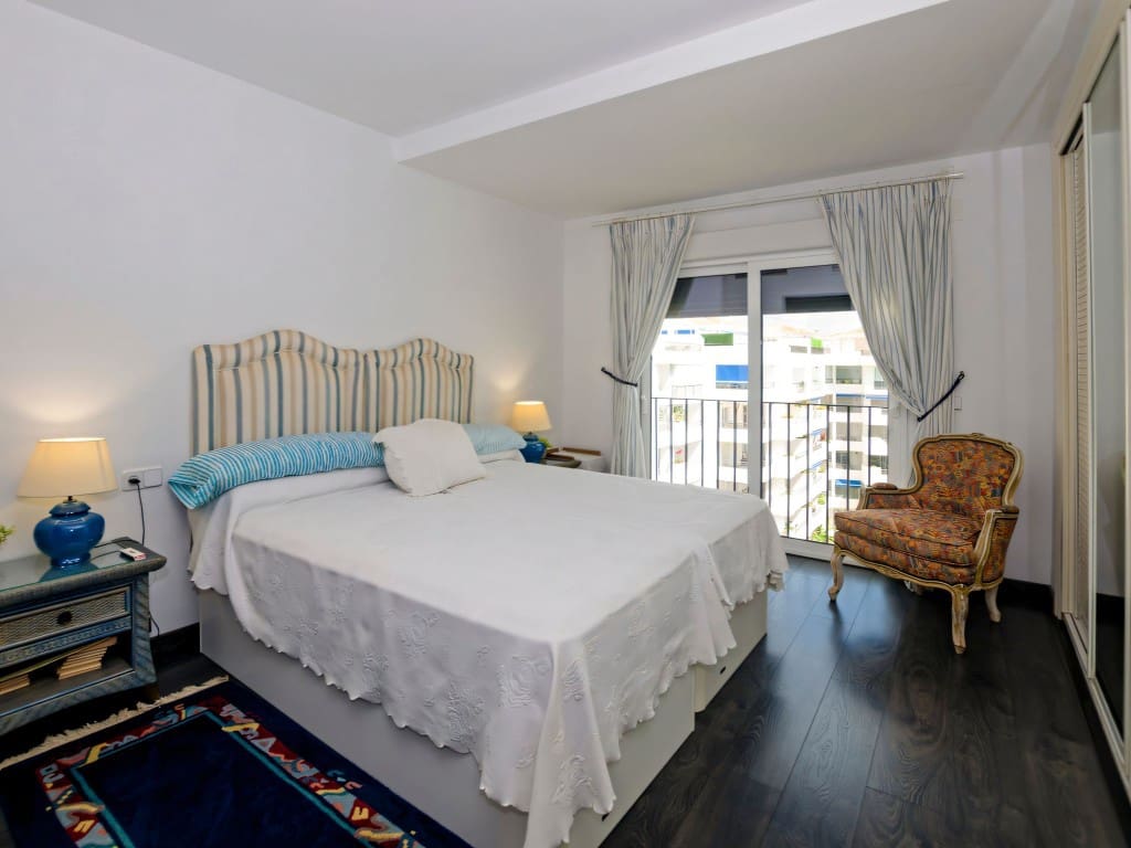 3 soverom Penthouse til salgs i Puerto Banus med svømmebasseng - € 1 197 000 (Ref: 9355450)