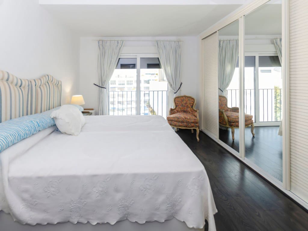 3 soverom Penthouse til salgs i Puerto Banus med svømmebasseng - € 1 197 000 (Ref: 9355450)