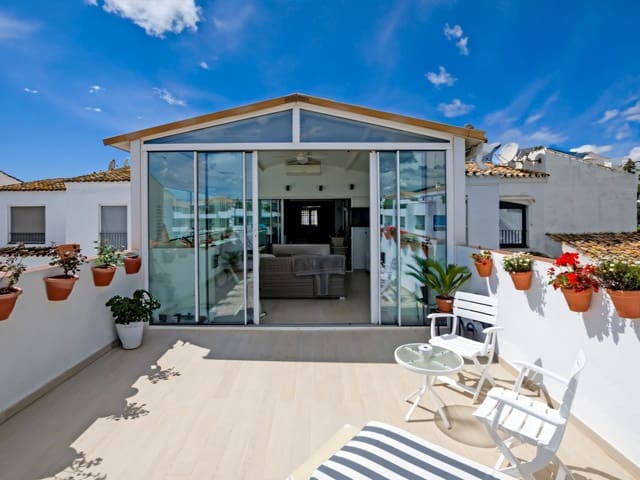 3 soverom Penthouse til salgs i Puerto Banus, Marbella med svømmebasseng - € 1 197 000 (Ref: 9355450)