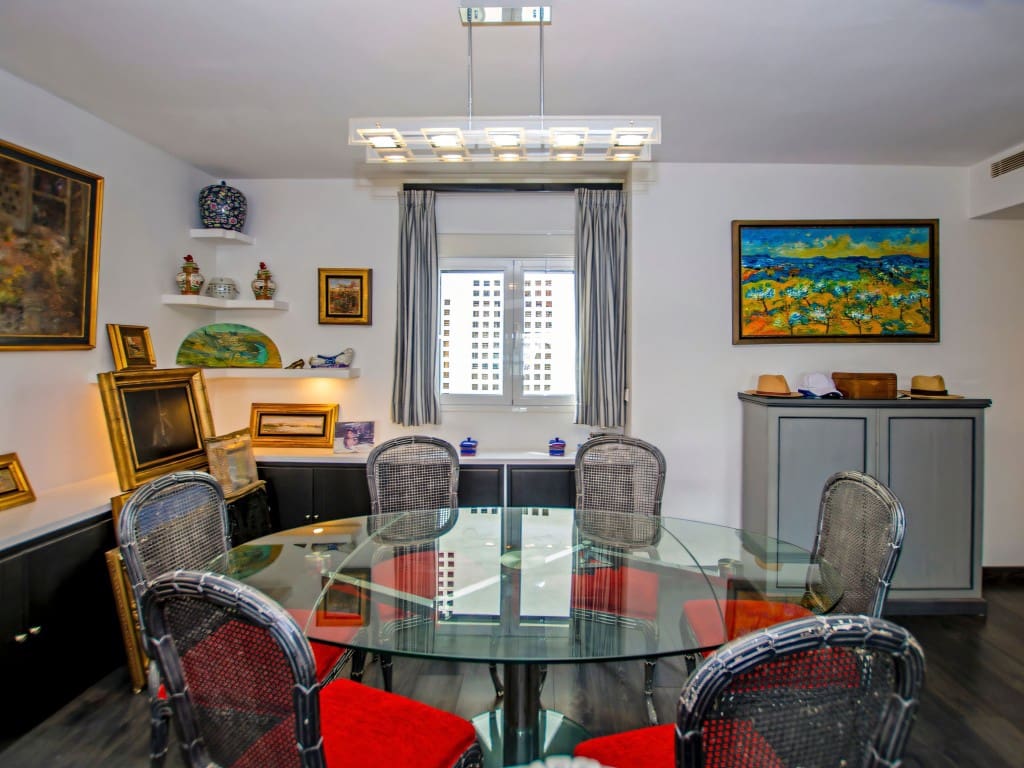 3 soverom Penthouse til salgs i Puerto Banus med svømmebasseng - € 1 197 000 (Ref: 9355450)