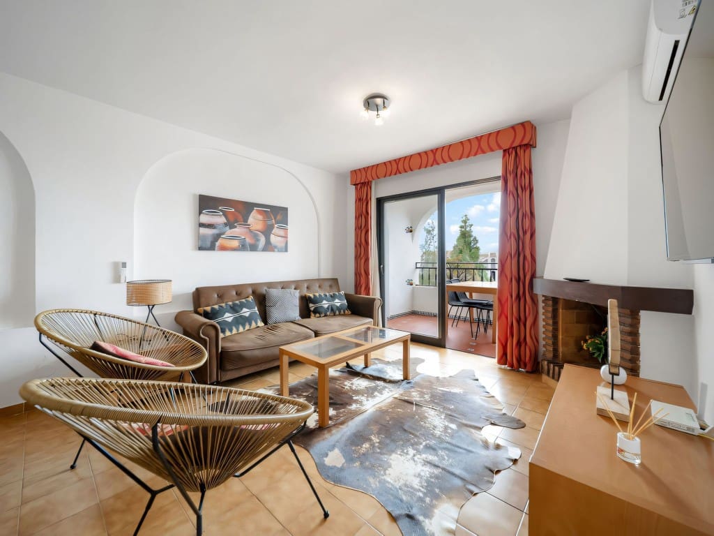 2 bedroom Apartment for sale in Riviera del Sol with pool - € 329,000 (Ref: 9356699)