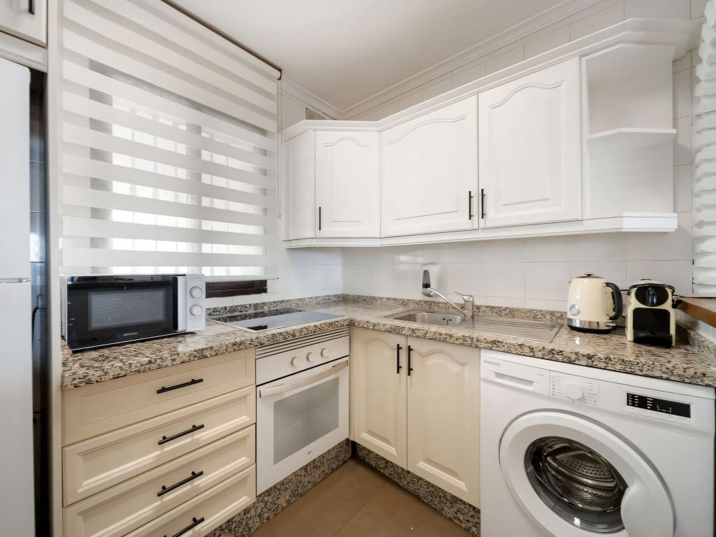 2 bedroom Apartment for sale in Riviera del Sol with pool - € 329,000 (Ref: 9356699)