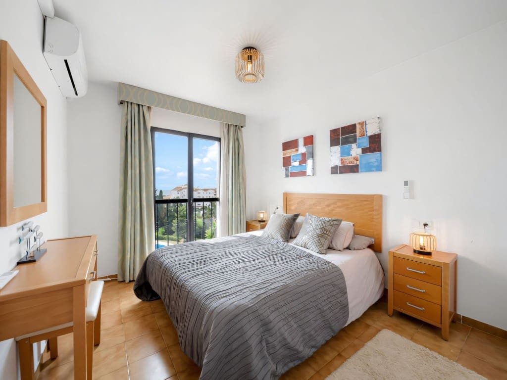 2 bedroom Apartment for sale in Riviera del Sol with pool - € 329,000 (Ref: 9356699)