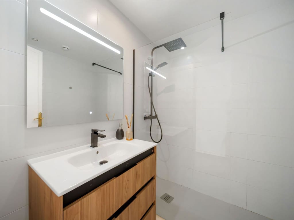 2 bedroom Apartment for sale in Riviera del Sol with pool - € 329,000 (Ref: 9356699)