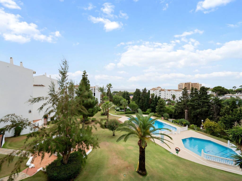 2 bedroom Apartment for sale in Riviera del Sol with pool - € 329,000 (Ref: 9356699)