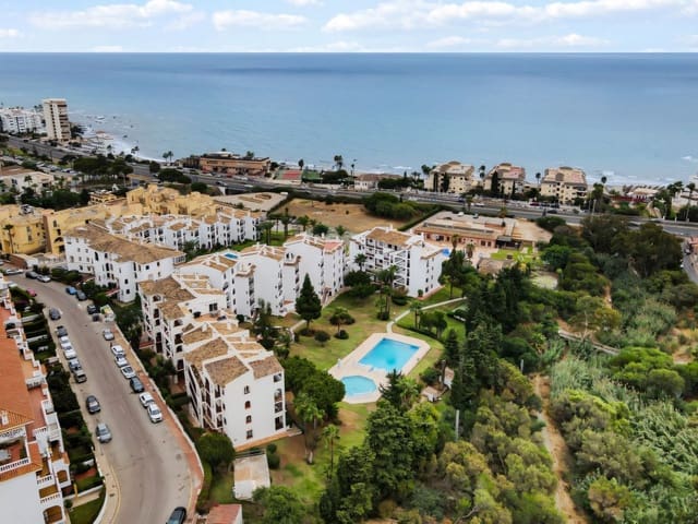 2 bedroom Apartment for sale in Riviera del Sol, Mijas with pool - € 329,000 (Ref: 9356699)