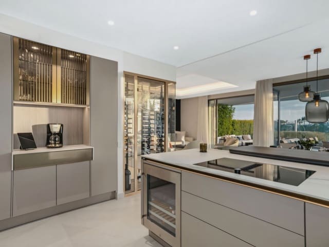 4 Zimmer Villa zu verkaufen in Nueva Andalucia, Marbella mit Pool - 4.900.000 € (Ref: 9358835)