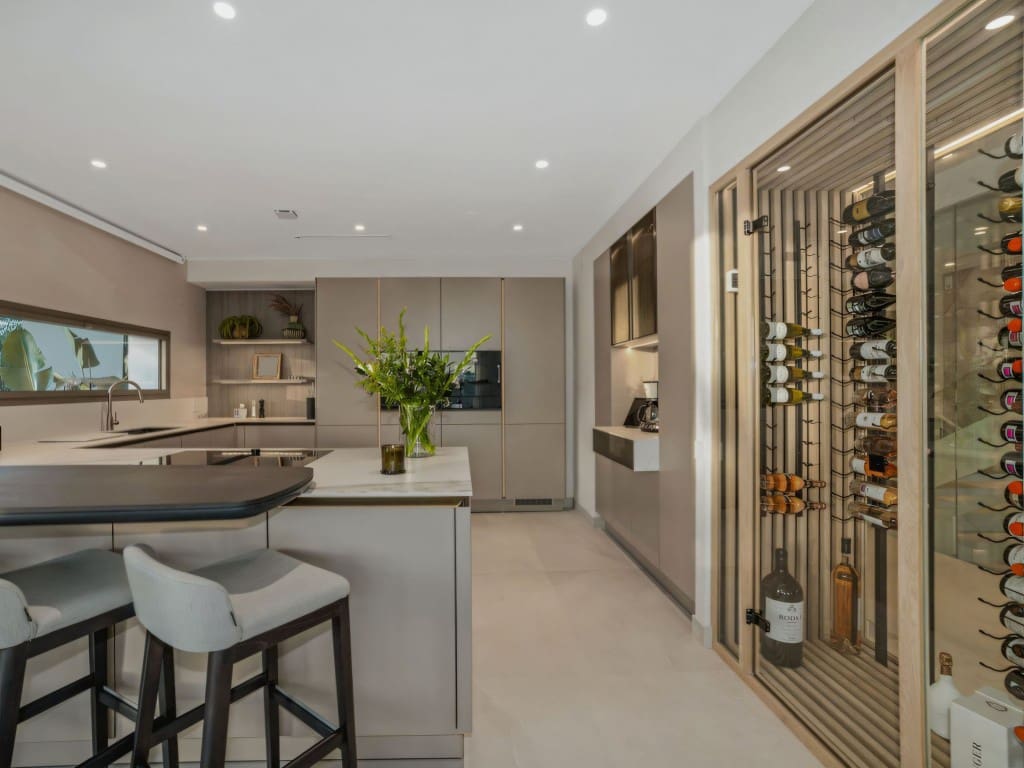 4 Zimmer Villa zu verkaufen in Nueva Andalucia mit Pool - 4.900.000 € (Ref: 9358835)