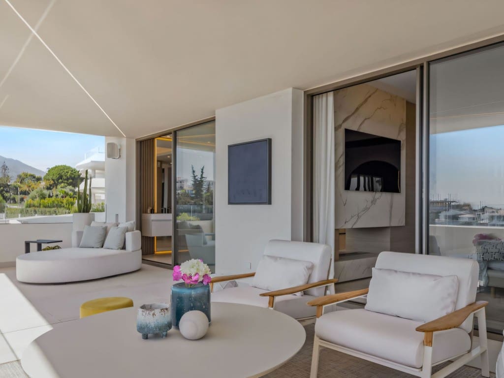 4 Zimmer Villa zu verkaufen in Nueva Andalucia mit Pool - 4.900.000 € (Ref: 9358835)