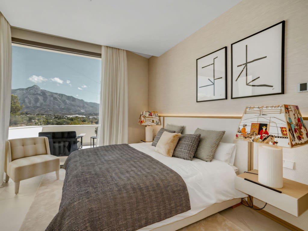 4 Zimmer Villa zu verkaufen in Nueva Andalucia mit Pool - 4.900.000 € (Ref: 9358835)