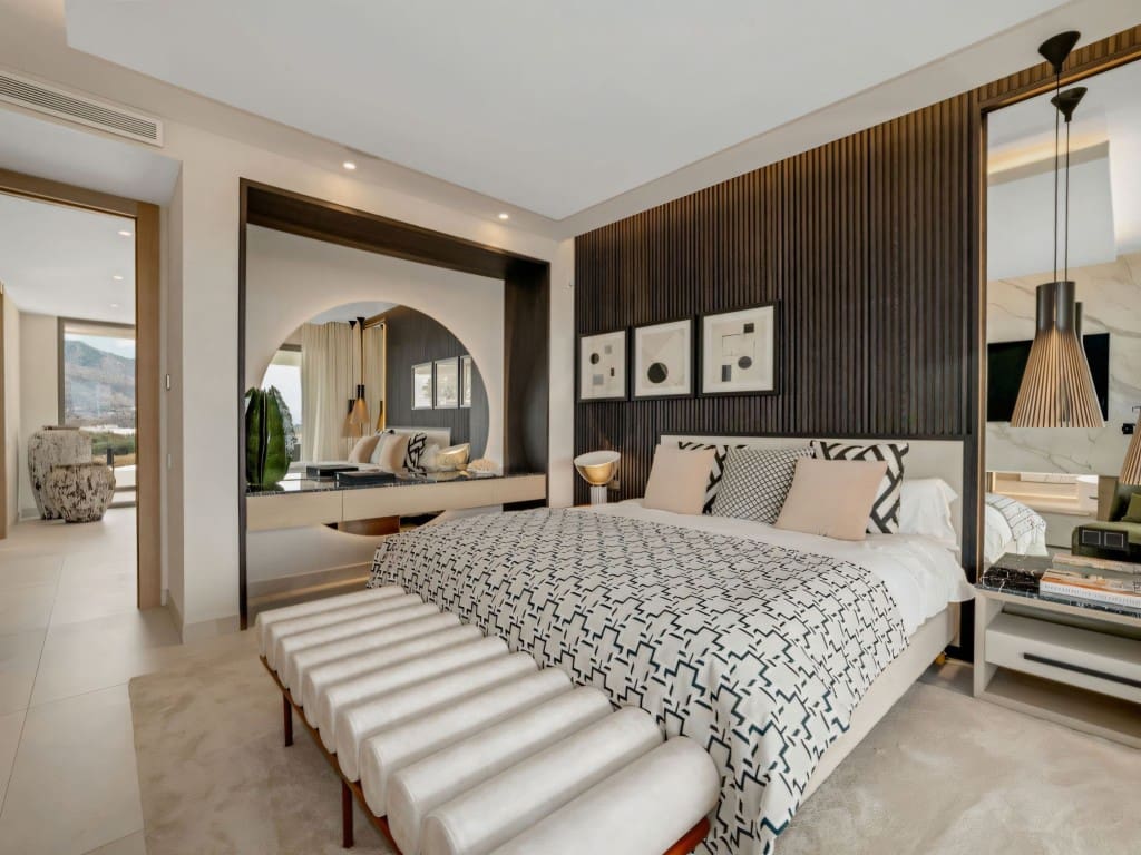 4 Zimmer Villa zu verkaufen in Nueva Andalucia mit Pool - 4.900.000 € (Ref: 9358835)