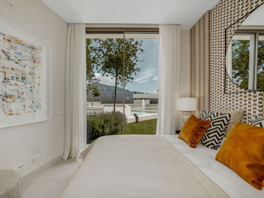 4 Zimmer Villa zu verkaufen in Nueva Andalucia mit Pool - 4.900.000 € (Ref: 9358835)