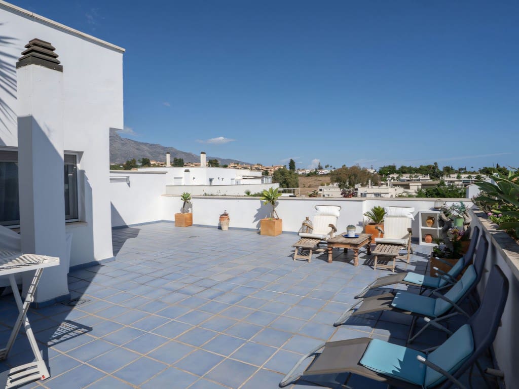 2 Zimmer Apartment zu verkaufen in Nueva Andalucia mit Pool - 495.000 € (Ref: 9366912)