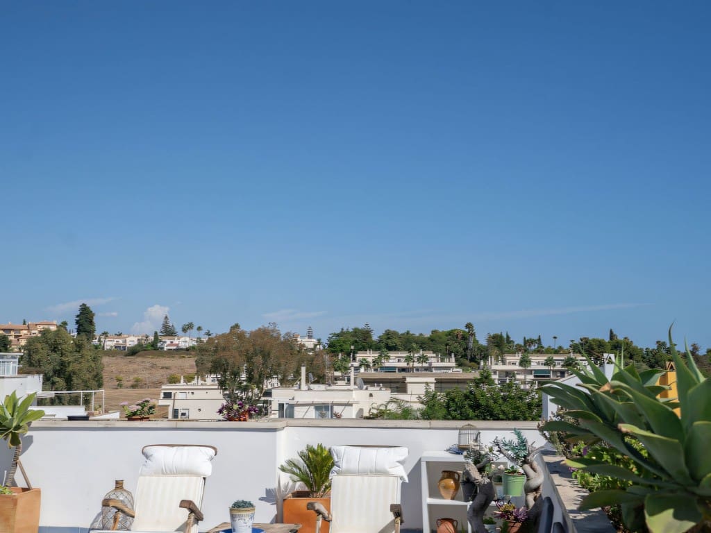 2 Zimmer Apartment zu verkaufen in Nueva Andalucia mit Pool - 495.000 € (Ref: 9366912)