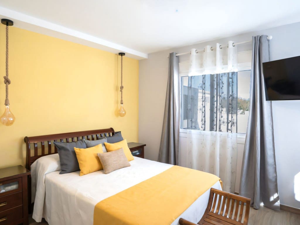 2 Zimmer Apartment zu verkaufen in Nueva Andalucia mit Pool - 495.000 € (Ref: 9366912)