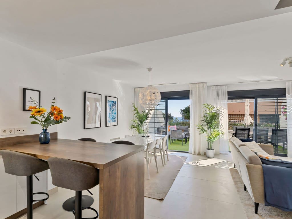 3 makuuhuone Omakotitalo myytävänä paikassa Fuengirola mukana uima-altaan - 695 000 € (Ref: 9366913)