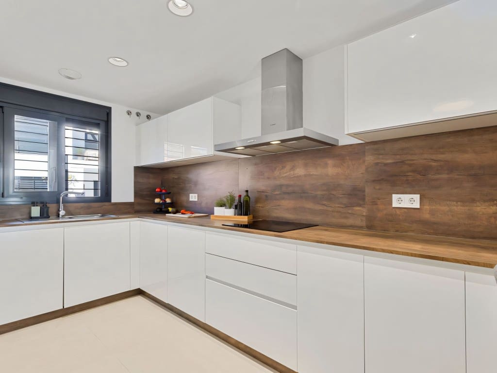 3 makuuhuone Omakotitalo myytävänä paikassa Fuengirola mukana uima-altaan - 695 000 € (Ref: 9366913)