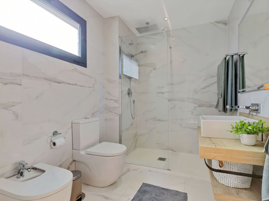 3 makuuhuone Omakotitalo myytävänä paikassa Fuengirola mukana uima-altaan - 695 000 € (Ref: 9366913)