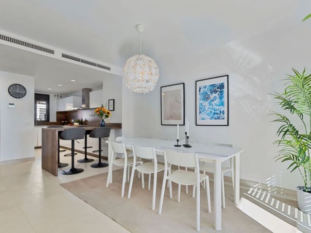 3 makuuhuone Omakotitalo myytävänä paikassa Fuengirola mukana uima-altaan - 695 000 € (Ref: 9366913)