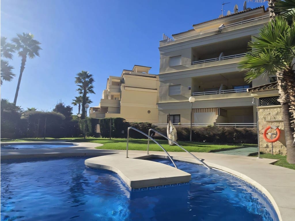 3 slaapkamer Penthouse te koop in Torrequebrada met zwembad - € 575.000 (Ref: 9371671)