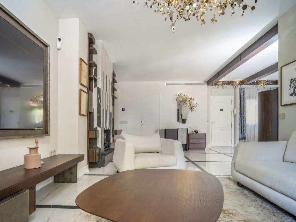 3 slaapkamer Appartement te koop in Nueva Andalucia met zwembad - € 595.000 (Ref: 9371672)