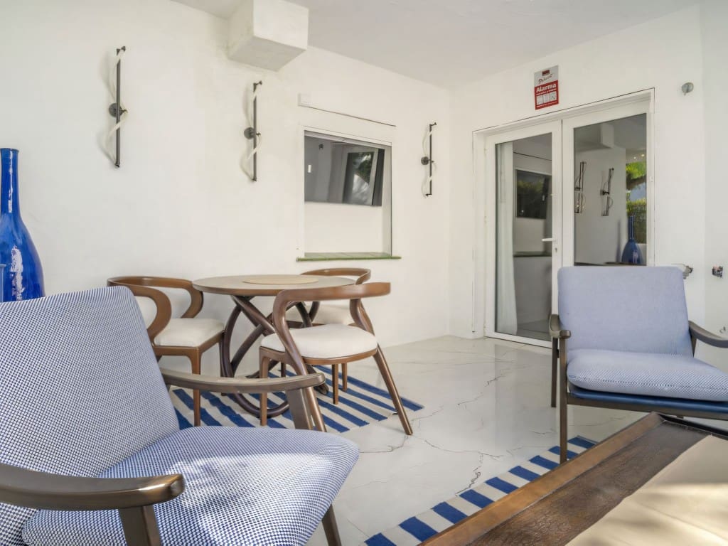 3 slaapkamer Appartement te koop in Nueva Andalucia met zwembad - € 595.000 (Ref: 9371672)