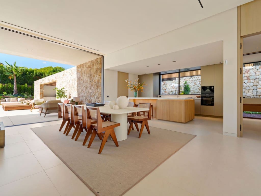 5 bedroom Villa for sale in Golden Mile with pool garage - € 5,995,000 (Ref: 9374931)