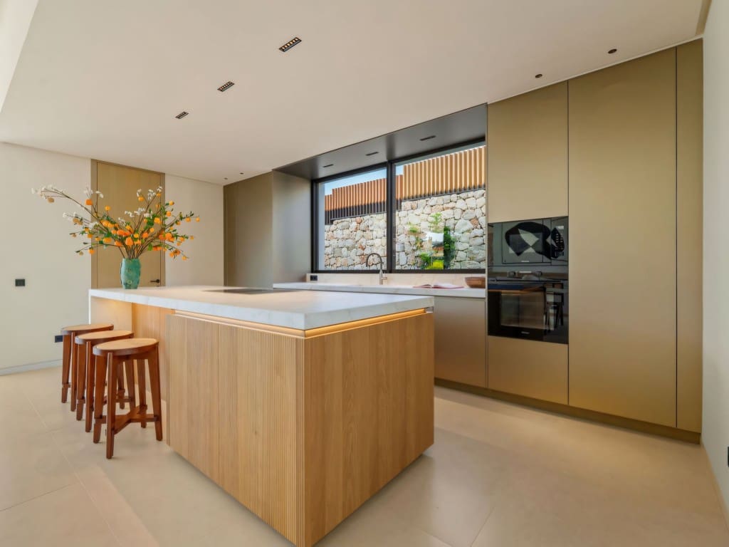 5 bedroom Villa for sale in Golden Mile with pool garage - € 5,995,000 (Ref: 9374931)