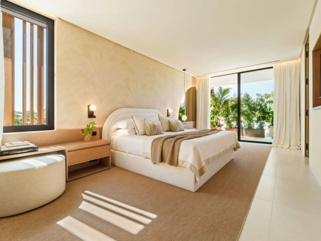 5 bedroom Villa for sale in Golden Mile with pool garage - € 5,995,000 (Ref: 9374931)