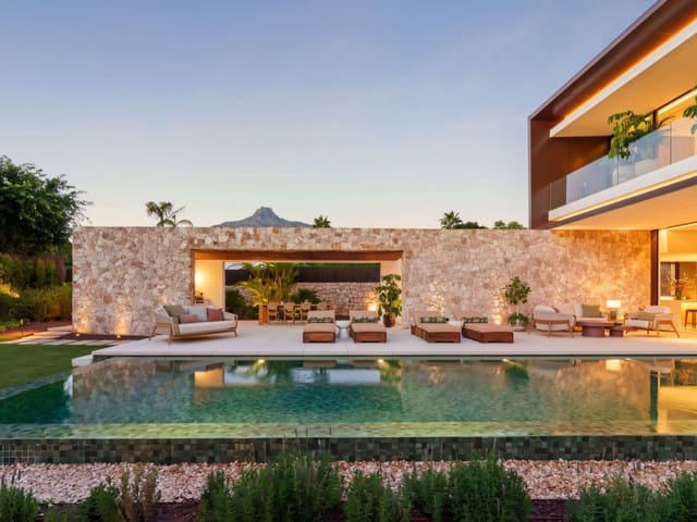 Chalet de 5 habitaciones en Golden Mile, Marbella en venta con piscina garaje - 5.995.000 € (Ref: 9374931)