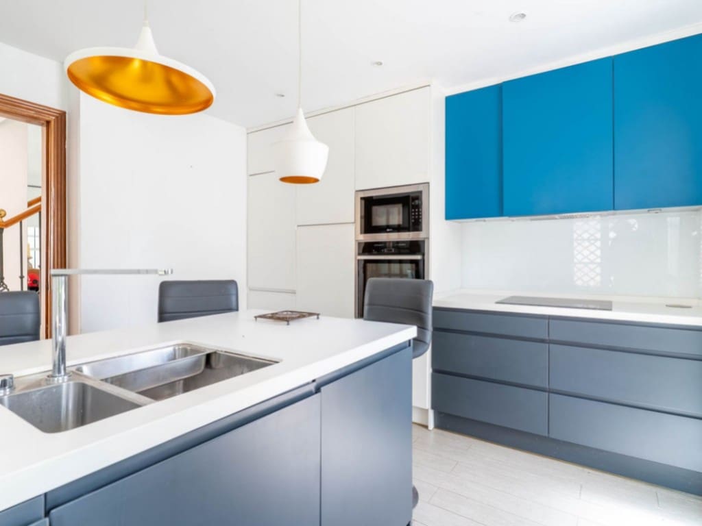 3 chambre Maison de Ville à vendre à Nueva Andalucia avec piscine - 499 999 € (Ref: 9376548)