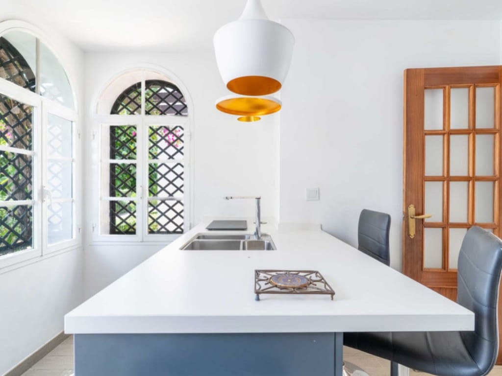 3 chambre Maison de Ville à vendre à Nueva Andalucia avec piscine - 499 999 € (Ref: 9376548)